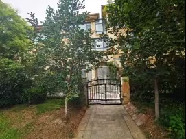 座落于山东省济南市章丘市瑞境皇冠水岸二区10-2号楼406房产一处