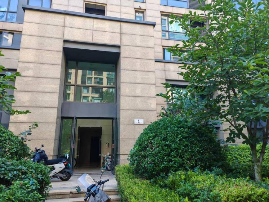 济南市历下区海尔绿城全运村百合园6号楼（E9）1-1401不动产、6号楼（E9）1-212储藏室及E地块地下车库-2-30