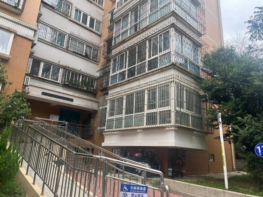 山东省济南市市中区阳光舜城中五区17号楼1-1102、1-1202、1-1321室房产。