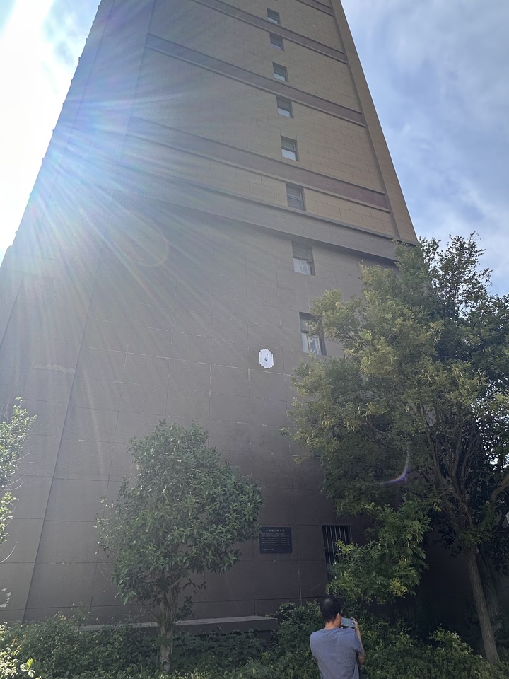 山东省济南市槐荫区党杨路2366号绿地泉景嘉园2号楼2-1303房产