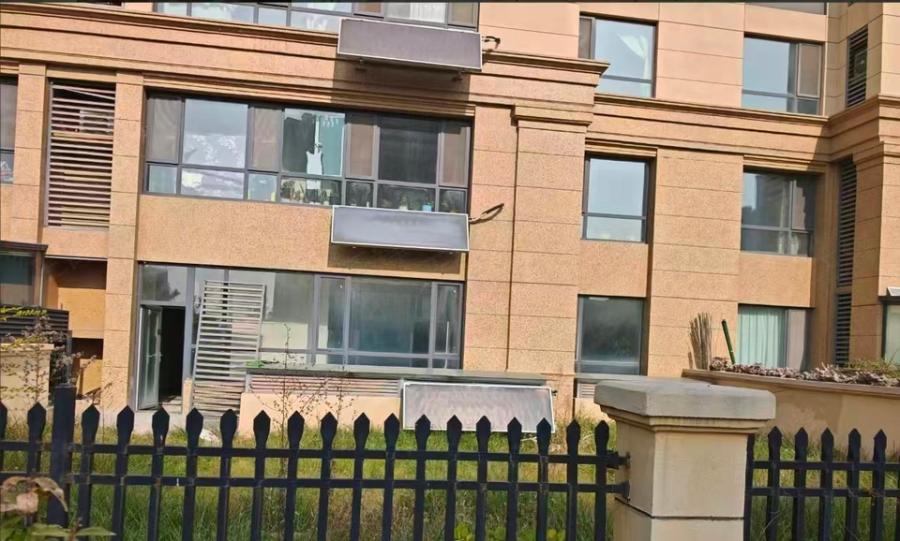 莱芜区凤城东大街伯箫路166号天晟·上府玺园4幢东2单元101