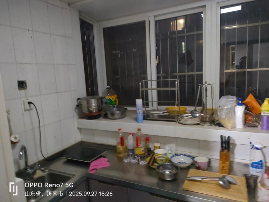 山东省济南市天桥区无影山北路药山居住花园11号楼4-402房产及4-111地下室