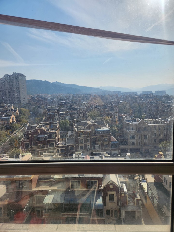 山东省济南市历下区龙奥北路1118号（中海奥龙观邸花园）67号楼2-1202号房