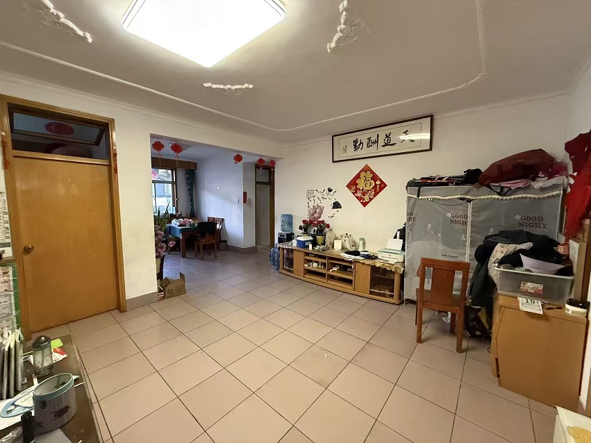 济南市槐荫区段北东路3号4号楼2-402室房产及附属储藏室