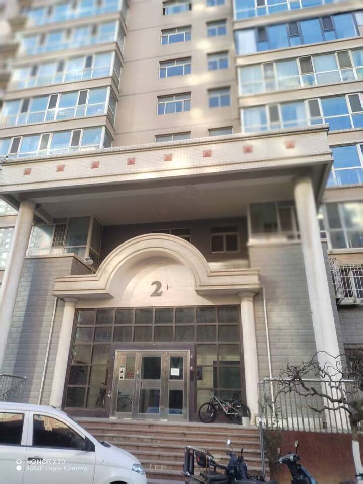 济南市槐荫区经七路669号17号楼2-1802新世界阳光花园