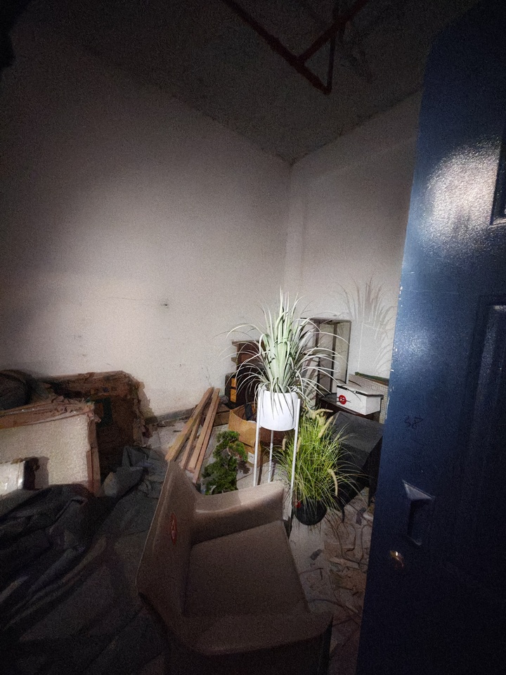 历下区绿地中央公馆一区22号楼1—102储藏室