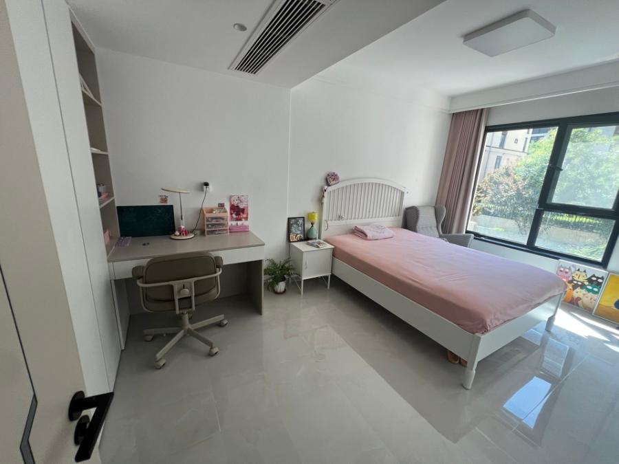 济南市历城区科新路1899号金茂墅8号楼1-102房产（不动产权证书号：济南20250214536）