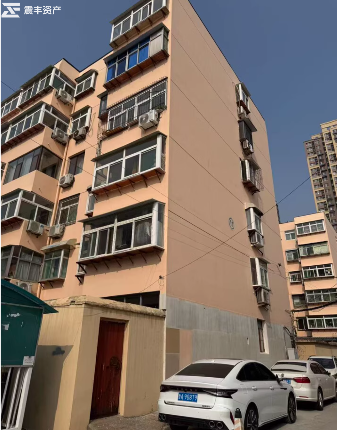 山东省济南市市中区白马山南路27号白马山啤酒厂宿舍11号楼2-201号房产及附属储藏室（不动产权证号：济南20180106601）